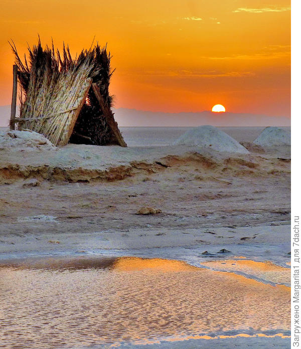 Восход солнца в пустыне