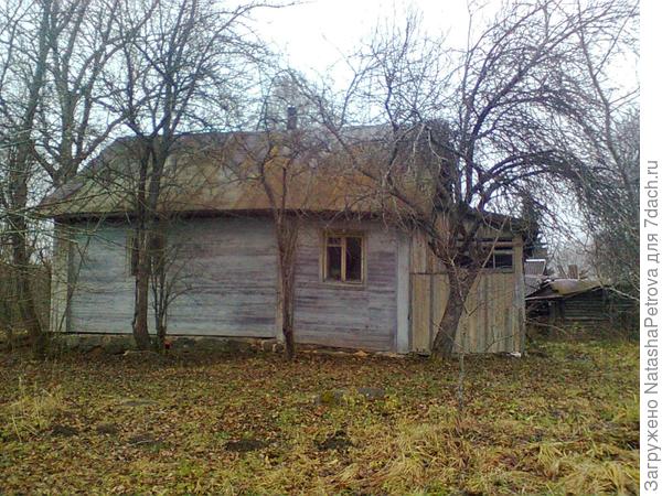 Слева - старое, справа - пристроенное в 60-е