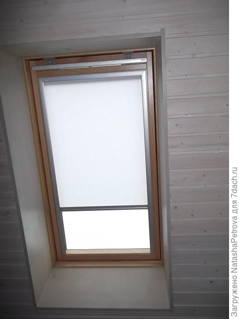 Вагонка - цвет "Снег", деревянные откосы окна - цвет "Береста"
