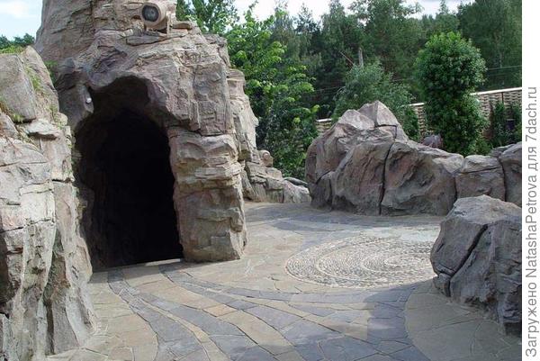 Искусственная бетонная скала. Фото из интернета