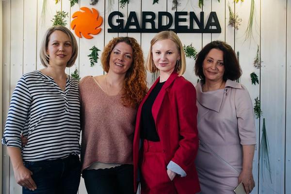 Тестировщики продукции GARDENA и представитель бренда - продукт-менеджер Елена Сливка (вторая справа). Фото с сайта web.facebook.com/Gardena.Russia