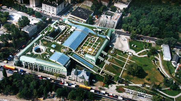 Комплекс библиотеки Варшавского университета. Фото с сайта archi.ru