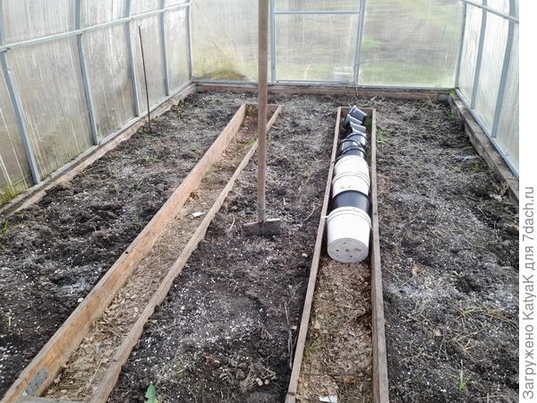 все рассыпаем по грунту