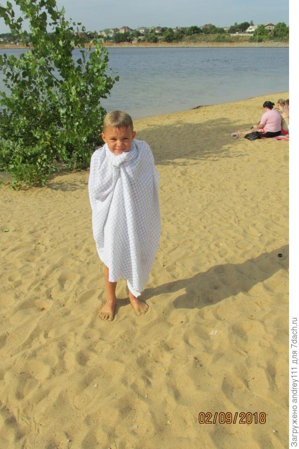 Сейчас немного подрожит и можно опять в воду.