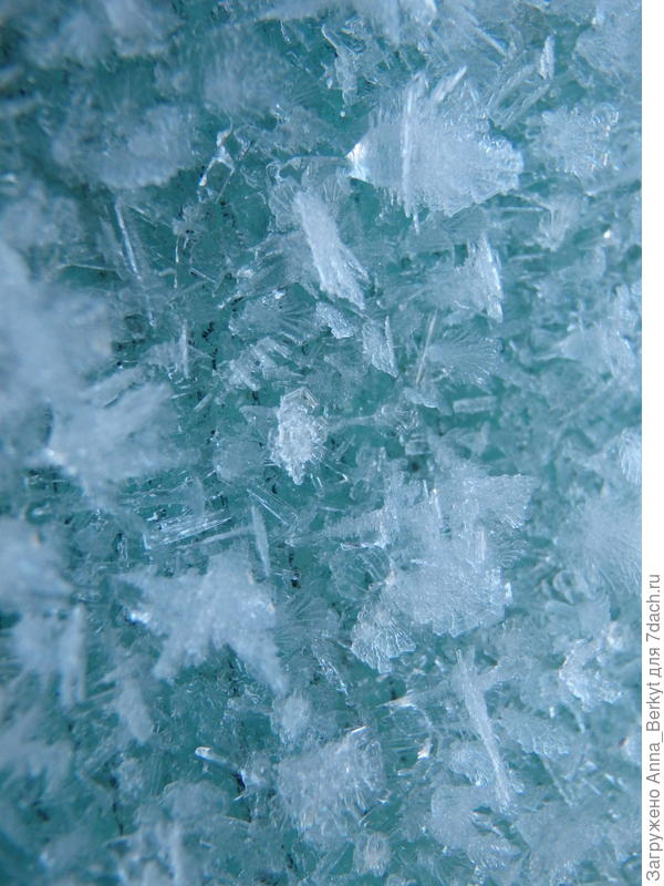 фото все горизонтальные, но некоторые почему-то сюда упорно загружаются вертикально, а если переворачиваешь, то тогда фото совсем не раскрывается... не понимаю этих тонкостей тут :)