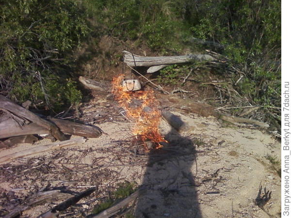 костерок и моя тень ))