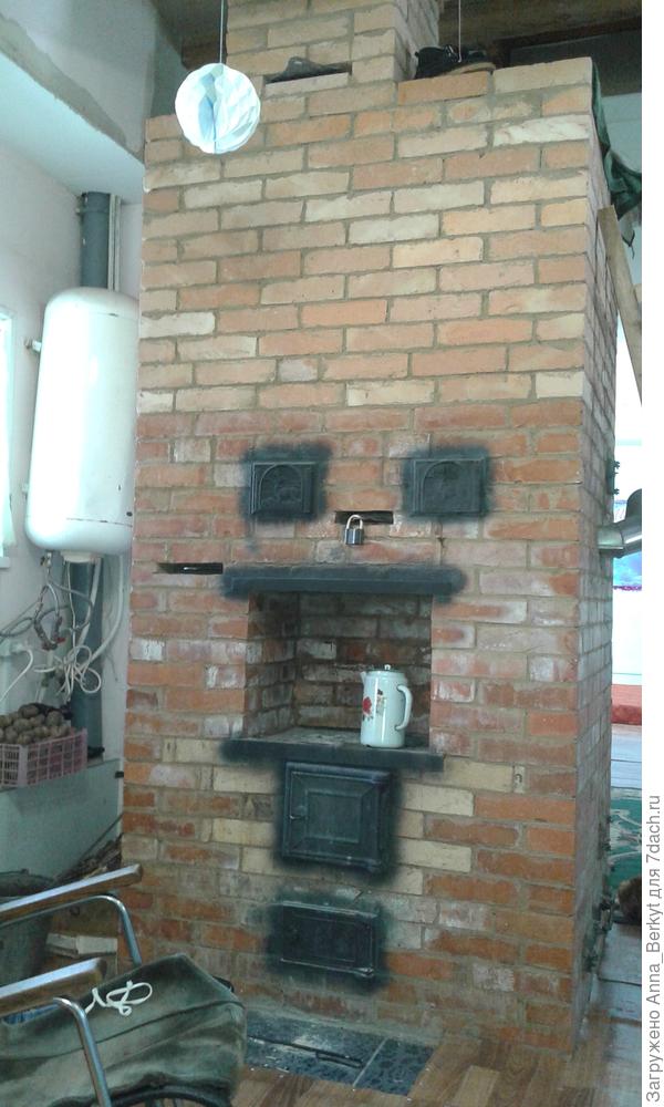 не, я перепутала, ту печку зять делал в другом одноэтажном доме... у себя, для 2-х этажного он вот эту делал