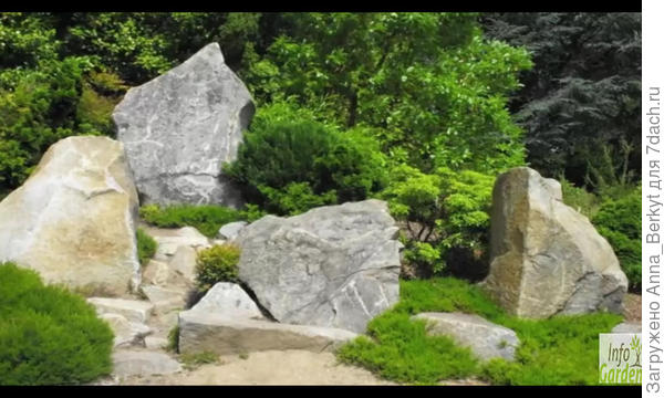 Здесь, конечно, не с одним камнем обыграно... просто бывает какая-то картинка, вид могут натолкнуть на какую-то идею...