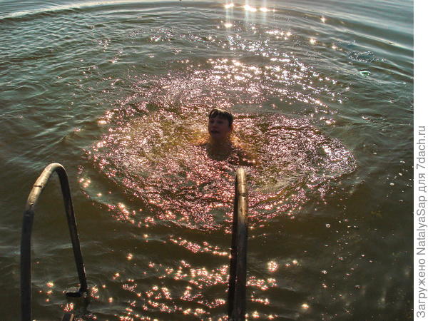 В середине солнечного круга.