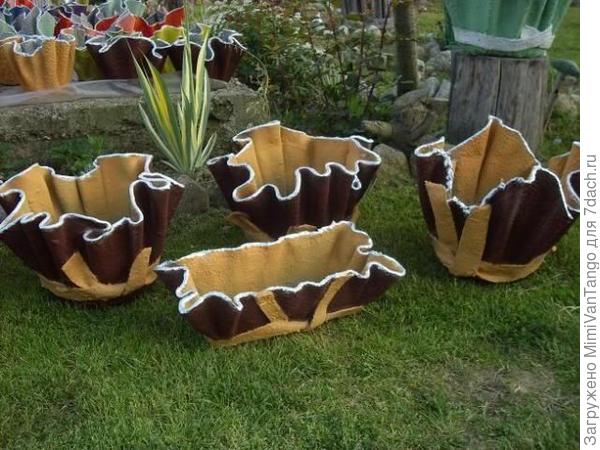 А потом раскрасил по своему желанию и куча кадок,кашпо,вазонов,в общем  творческих затей с БП достаточно.
