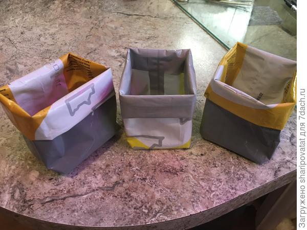 Пакетная тара для пересадки рассады томатов готова