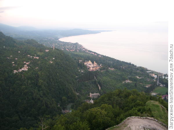 Новый Афон с вершины Анакопийской горы. июль 2016 г.