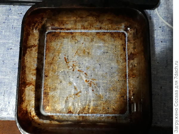 И вот такая стеклянная ёмкость для запекания. Жир прижарился намертво