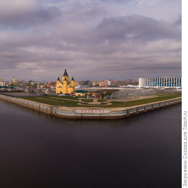 Стрелка - место слияния Оки и Волги