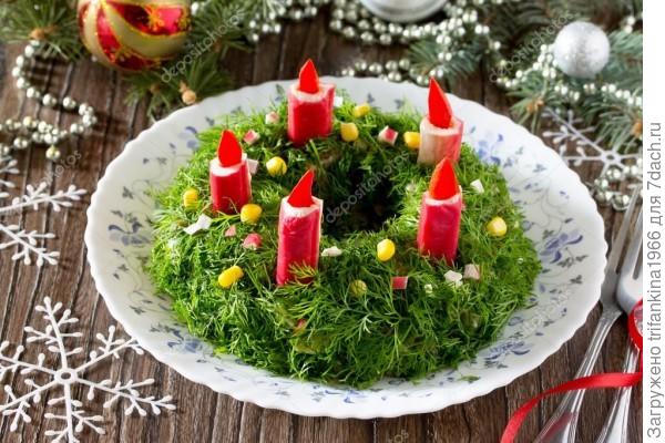 Делали такой салат с крабовыми палочками. Но свечки у нас были из яиц
