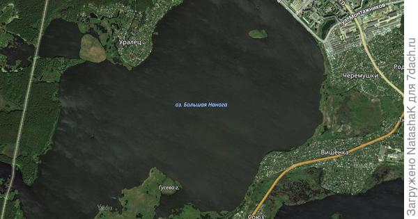 А где ваша дача? Такая красота вокруг должо быть...