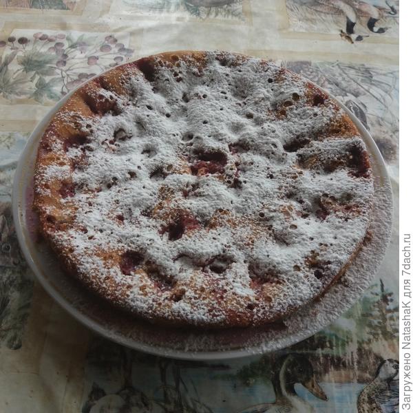 Клубничный пирог-шарлотка