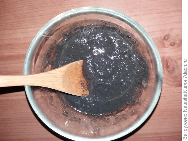 Целебная маска на основе черной глины из мертвого моря