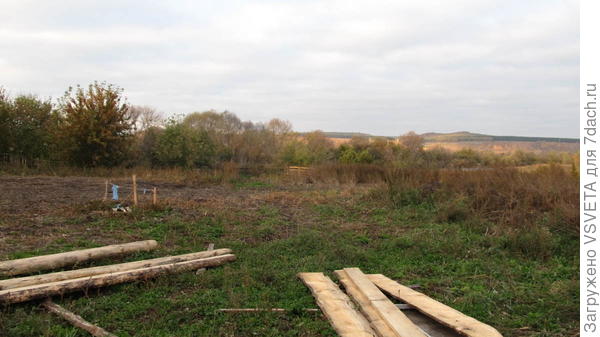 А вот как было страшно. Сейчас уже нет травы, есть огород и сорняков нет - косила два года.