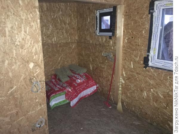 на месте роквула будет газовая плита (баллон в шкафу на улице за стенкой)