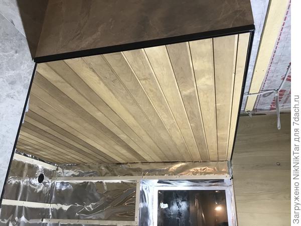 Потолок и очертания будущего фасада из стекла