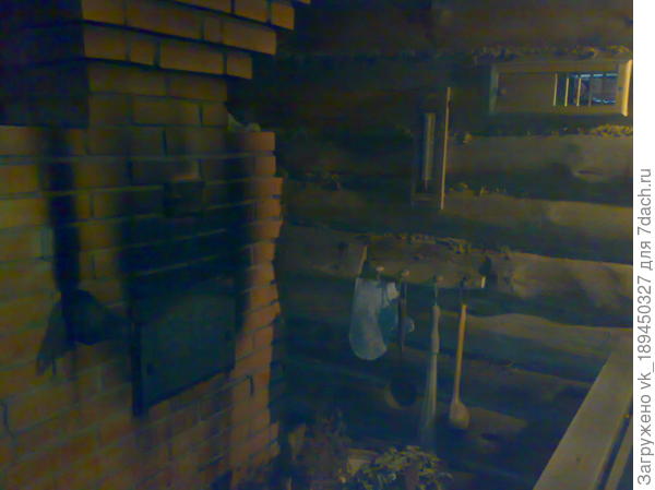 Парная. Ни за что не променяю кирпичную печь на металлическую. Хотя спорить не буду, в них много позитивного.
Но это дело вкуса.