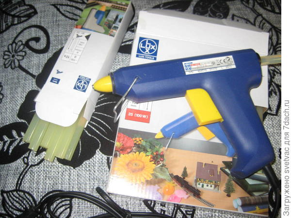 Это для более крупных вещей, длина у него 25 см.