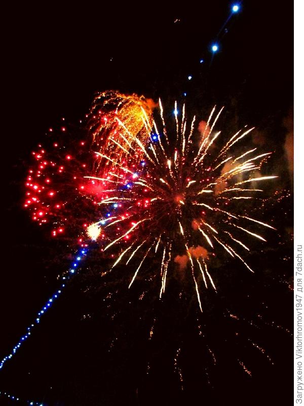 Зинаида! В честь Вас воздушный радужный цветок! Счастья Вам и Вашим близким!!!