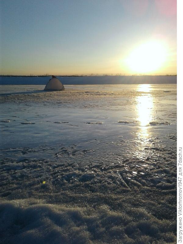 Невольно вспоминаешь весенние сюжеты по мокрому льду.