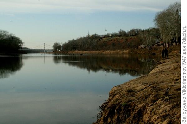 Он соединяет парковую зону отдыха с г. Оренбург через Урал.