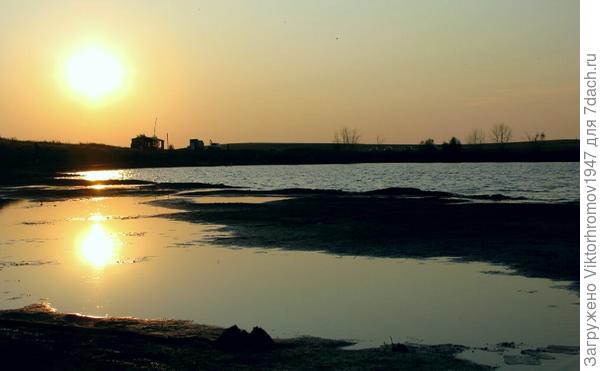 Закат на пруду.