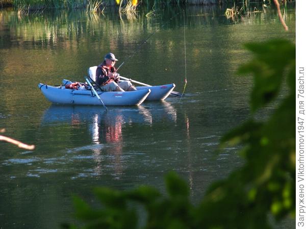 Этот похоже останется на ночную рыбалку. Последние ночи Сом клюёт и крупныйЛещ.