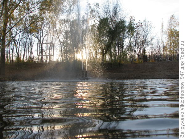 Осенний вечер на озере...