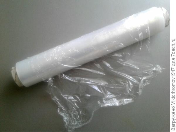 А способ таков:

При помощи обычной пищевой плёнки крепим (приматываем) один из наших "Листиков"к больному суставу на ночь.держит эта плёнка очень хорошо и не падает.