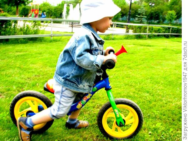 Я скоро буду гонять на велике также хорошо как Дима и Света! А пока поздравляем с заслуженной победой! Не сбавляйте скорости! Здоровья Вам и Успехов!