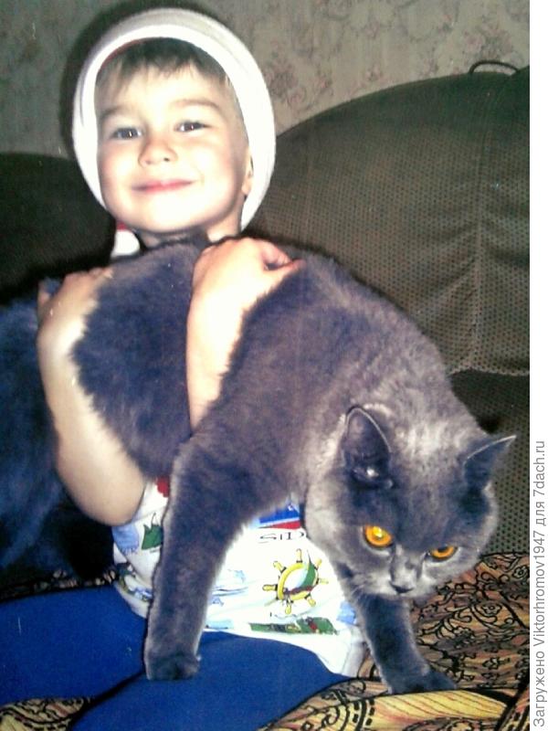 Кто кого Больше любит...