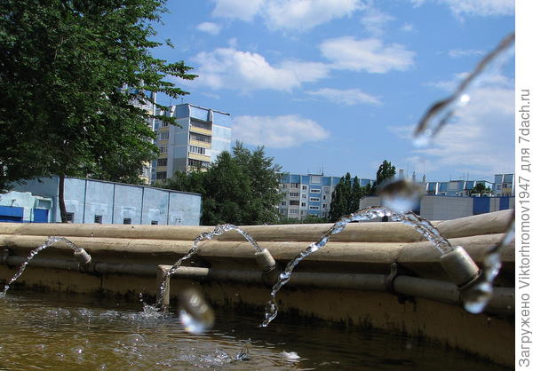 Детский фонтанчик во дворе...