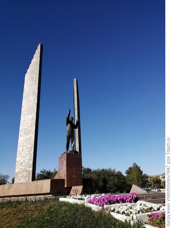 На одной из центральных площадей города Оренбург.
