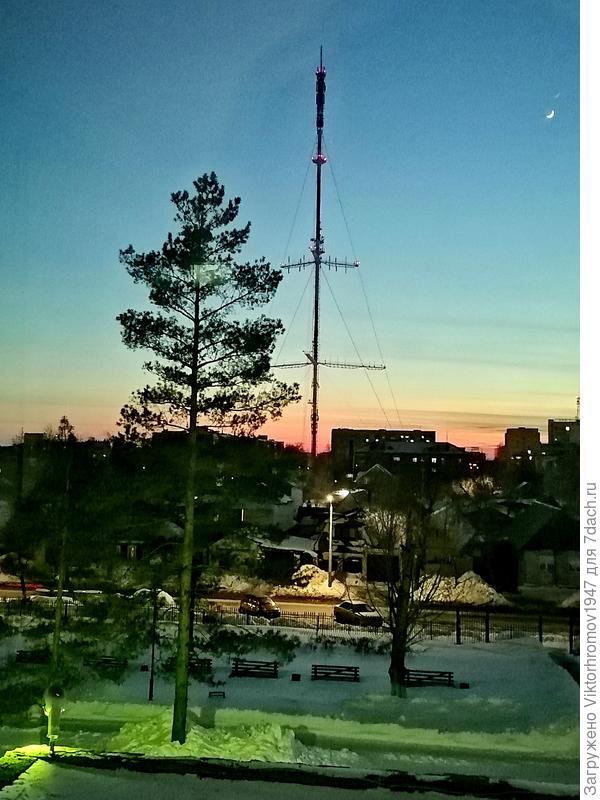 Построена а 1960 году, высота 192 метра.