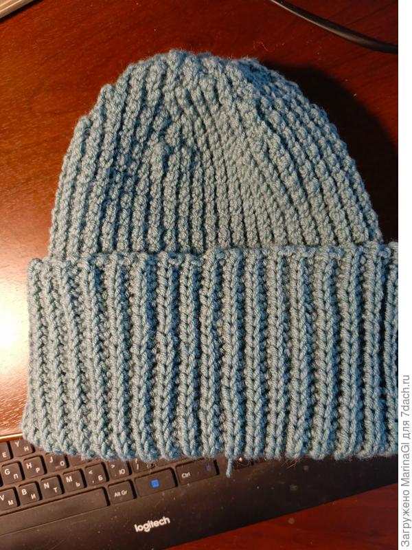 Первая шапка, связанная крючком