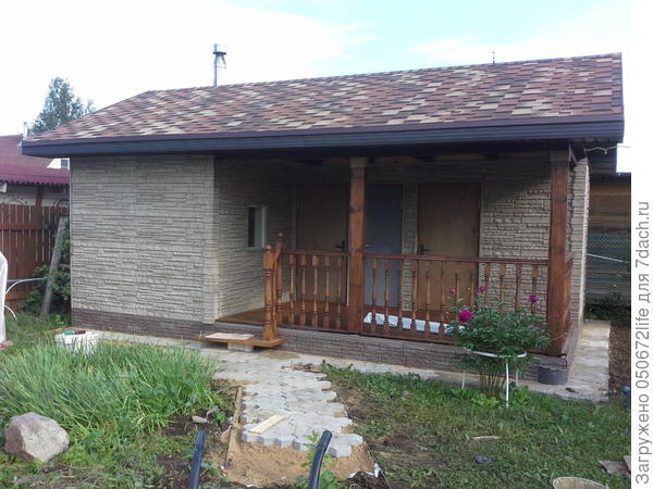 И вот, наконец, через пять лет мы её закончили. Осталось только решить цвет дверей