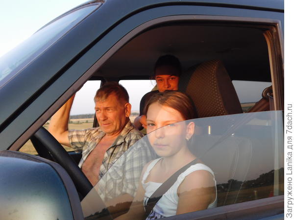 А теперь подросли, пора потихоньку учить...