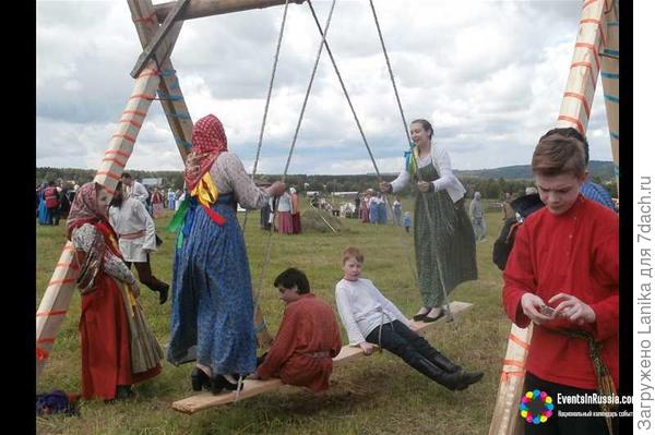Давно хочу такие качели в деревне.