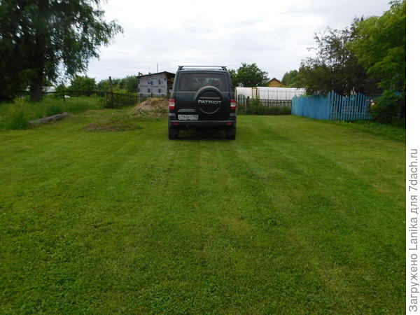 И под машины не обязательно бетонировать.