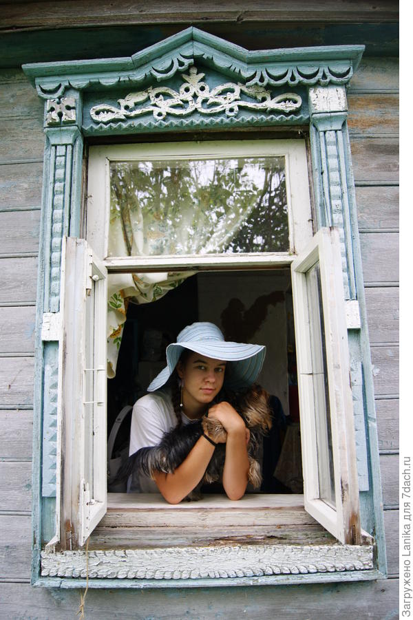 Это внучка в моей парадно-выходной шляпе.