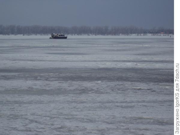 Речное такси на воздушной подушке