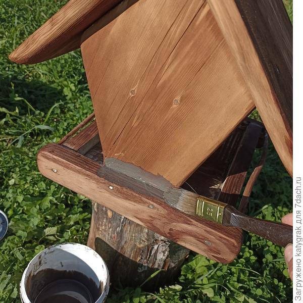 Затем покрасила лаком