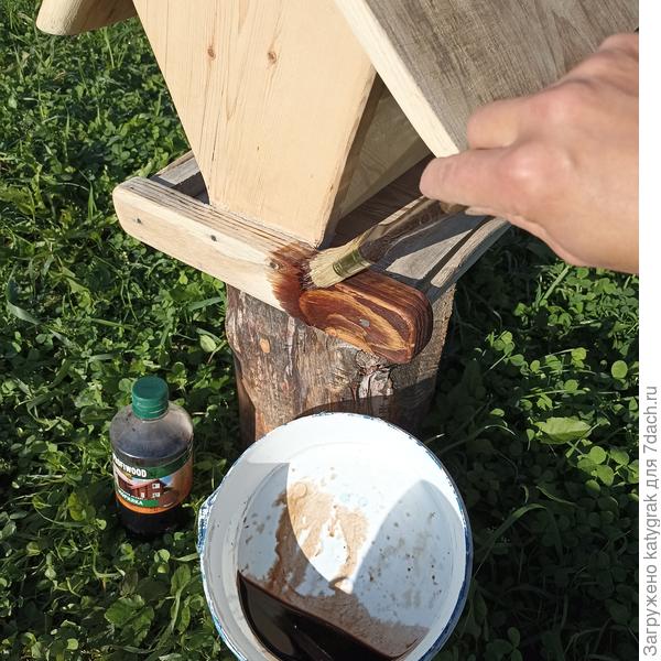 Обработала все деревянные поверхности морилкой цвет мокко