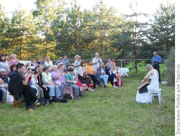 Дети выросли, выучились. Теперь услаждают наш слух.