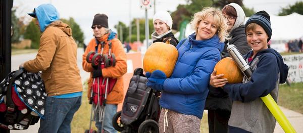Без тыквы домой не уезжает никто! Фото с сайта pumpkinfest.org